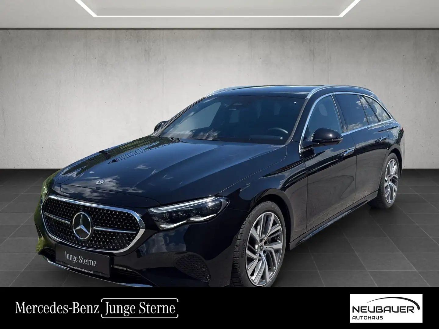 Mercedes-Benz E 300 de 4MATIC T-Modell EQ Tech Ö-Edition Schwarz - 1