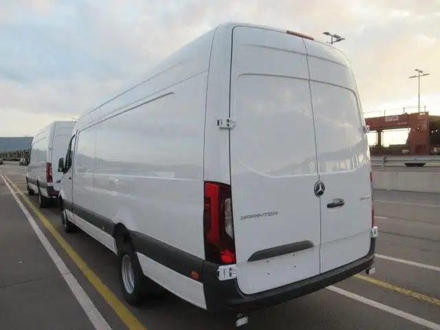 Mercedes-Benz Sprinter view 6
