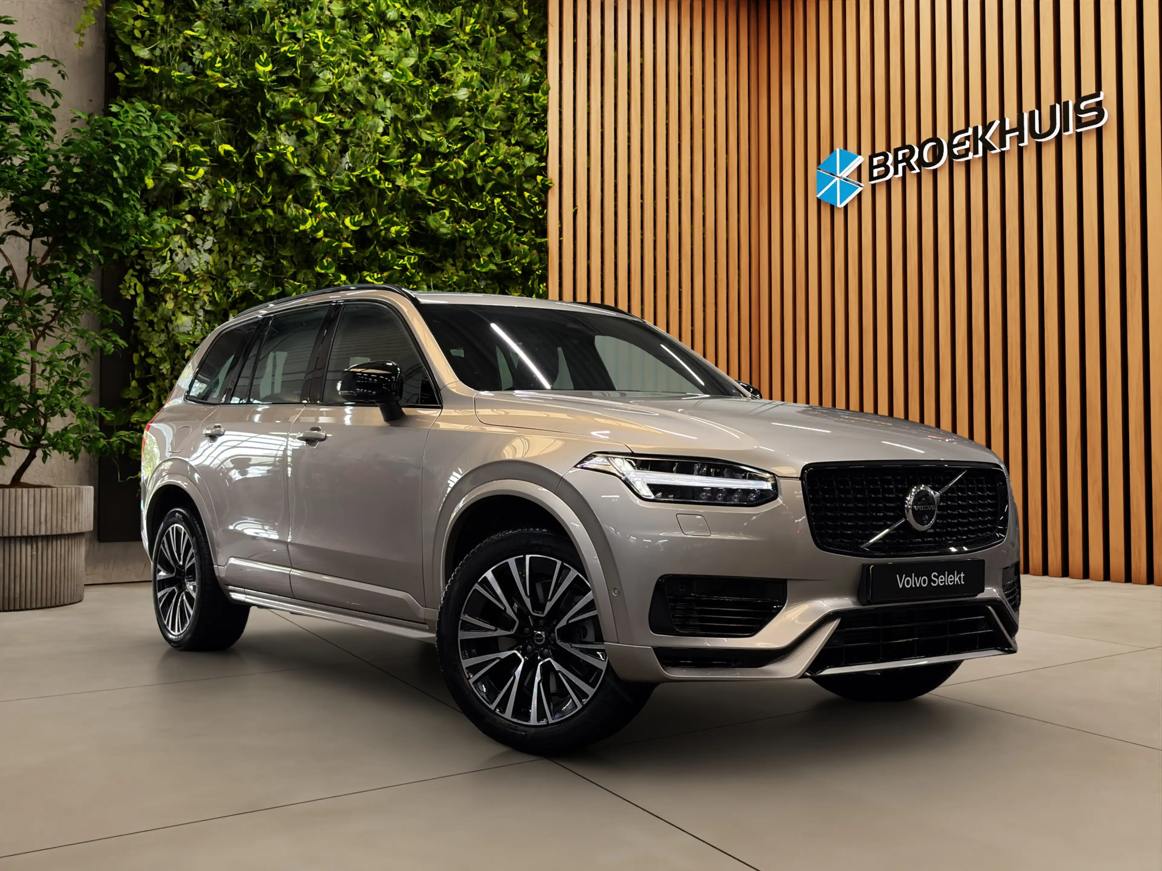 Volvo XC90 2.0 T8 Recharge AWD Ultimate Dark | Bowers&Wilkins — photo 2