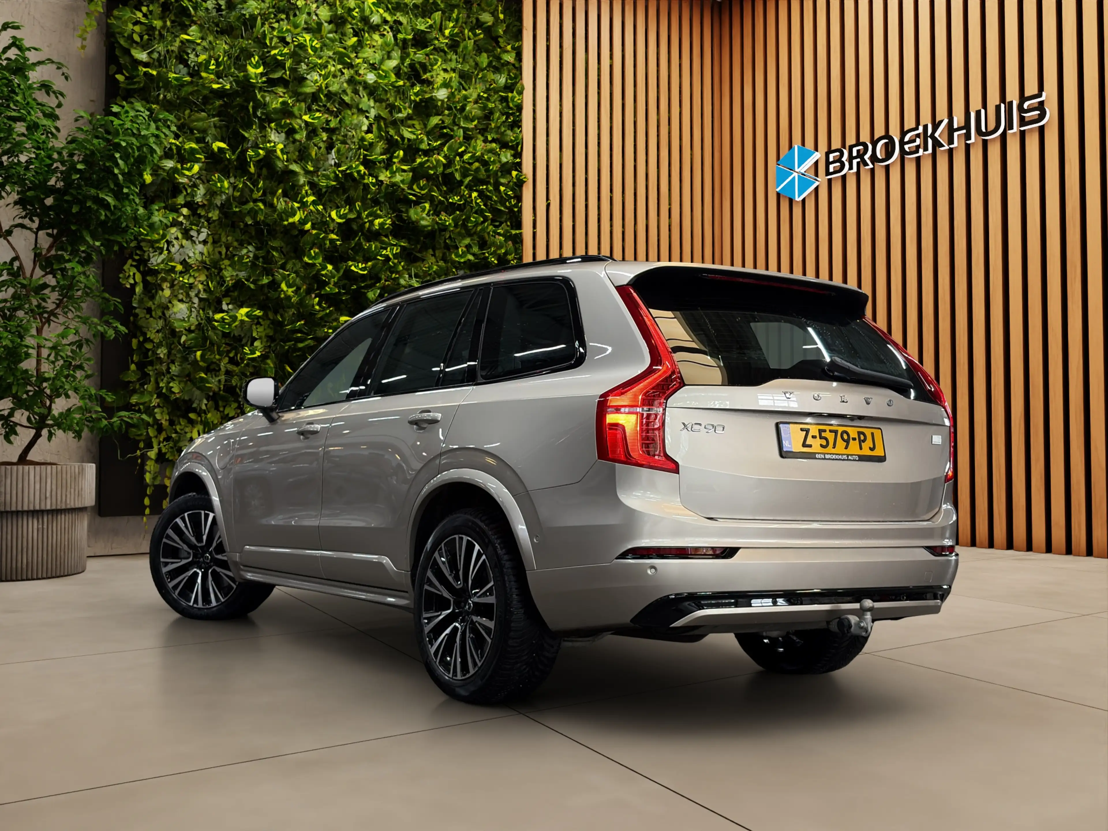 Volvo XC90 2.0 T8 Recharge AWD Ultimate Dark | Bowers&Wilkins — photo 3
