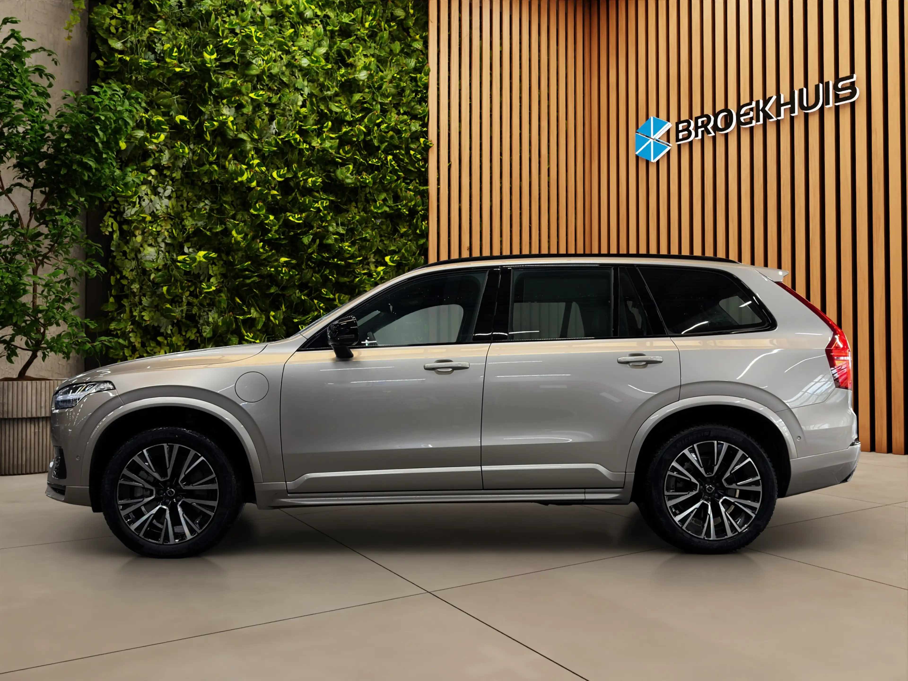 Volvo XC90 2.0 T8 Recharge AWD Ultimate Dark | Bowers&Wilkins — photo 5