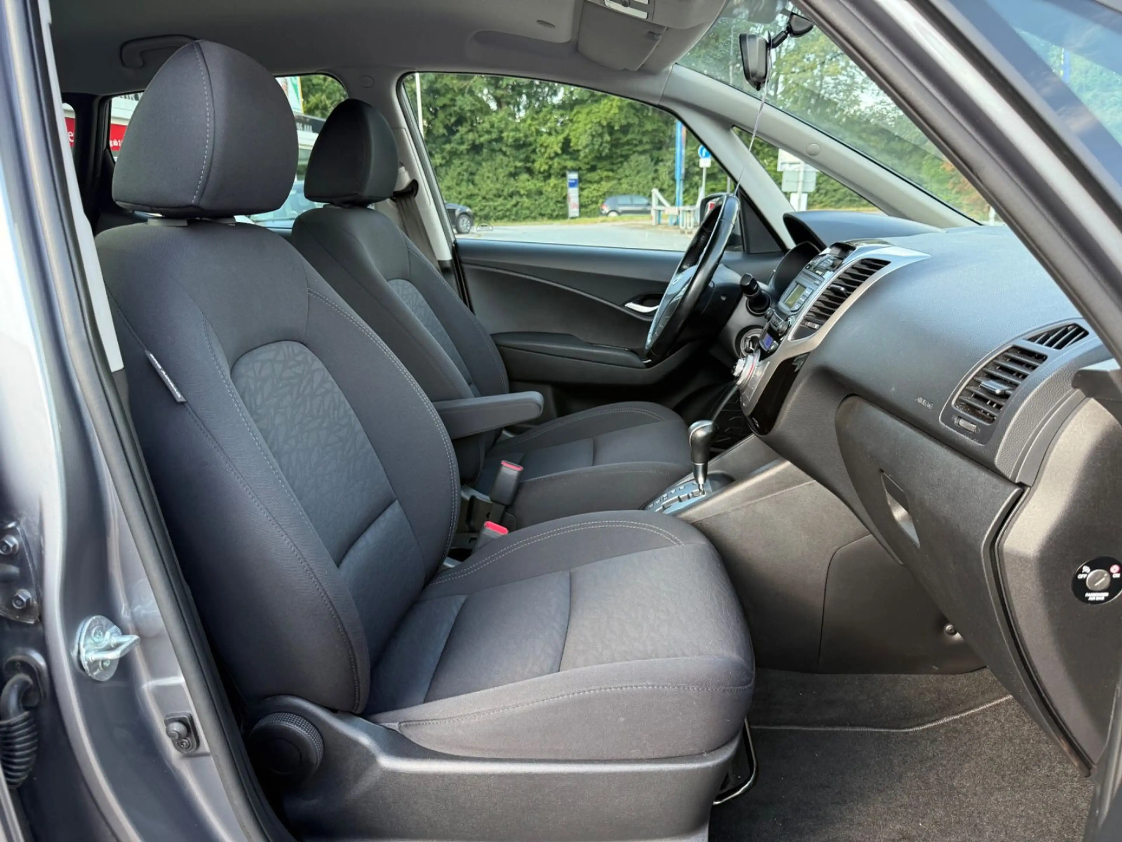 Hyundai iX20 1.6  Automatik Klima GARANTIE ALU — photo 13