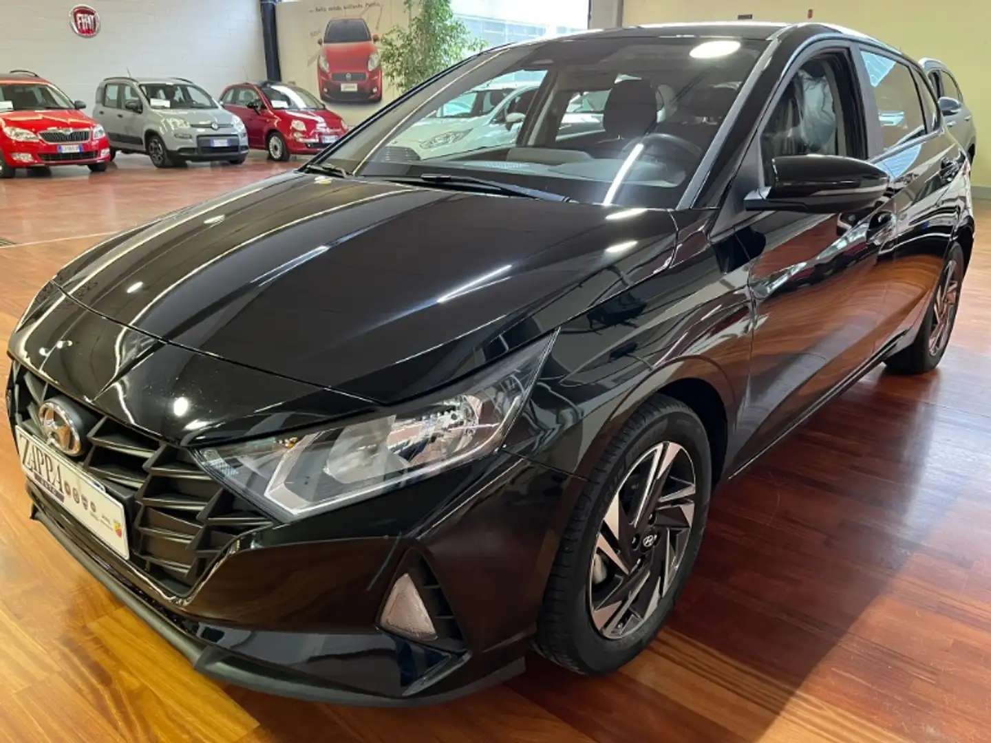 Hyundai i20 1.2 MPI MT Connectline Noir - 1