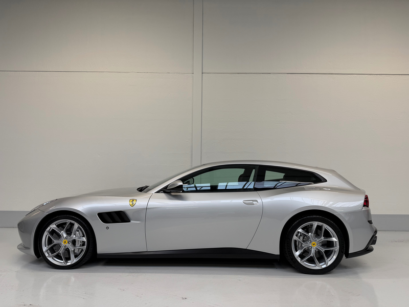 Ferrari GTC4 Lusso T 3.9 Turbo V8 F1