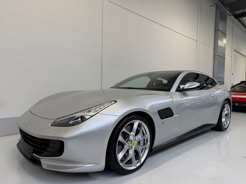 Ferrari GTC4 Lusso T 3.9 Turbo V8 F1 — photo 14
