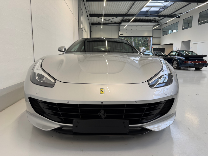 Ferrari GTC4 Lusso T 3.9 Turbo V8 F1 — photo 15