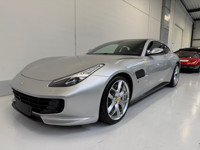 Ferrari GTC4 Lusso T 3.9 Turbo V8 F1 — photo 11