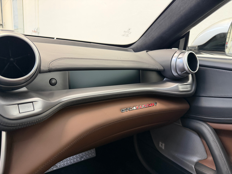 Ferrari GTC4 Lusso T 3.9 Turbo V8 F1 — photo 8