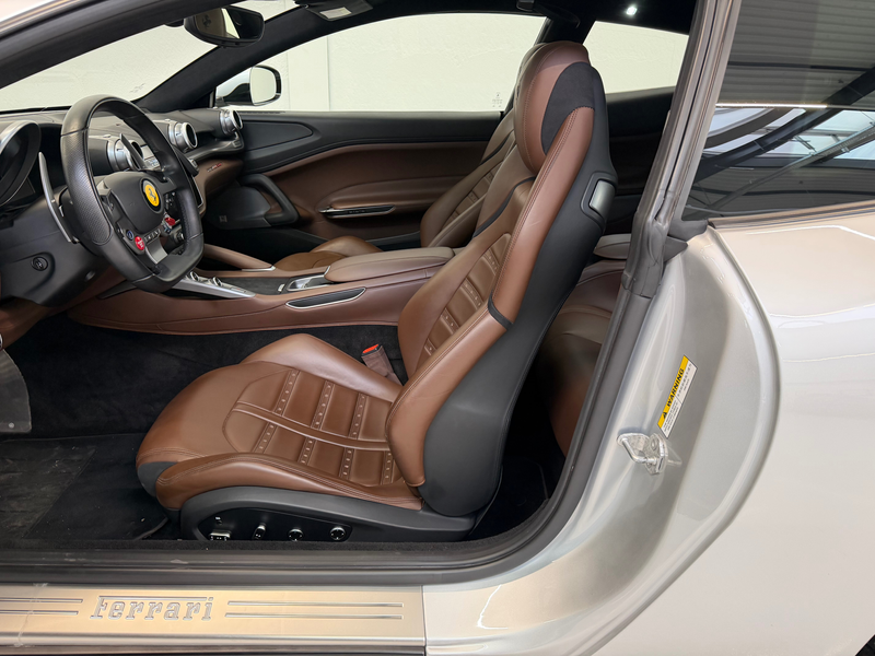 Ferrari GTC4 Lusso T 3.9 Turbo V8 F1 — photo 3