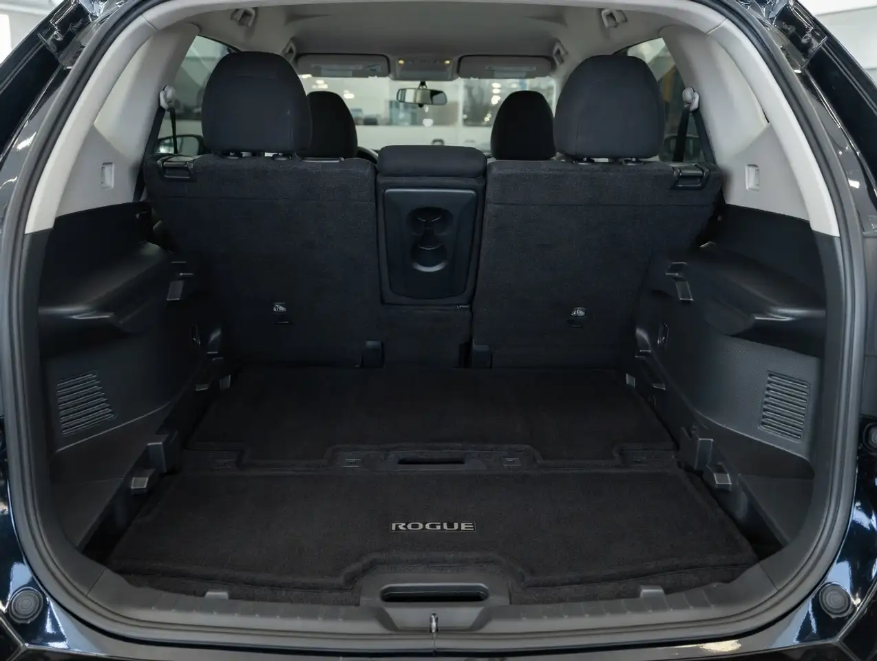 Nissan Rogue снимка Nissan Rogue
