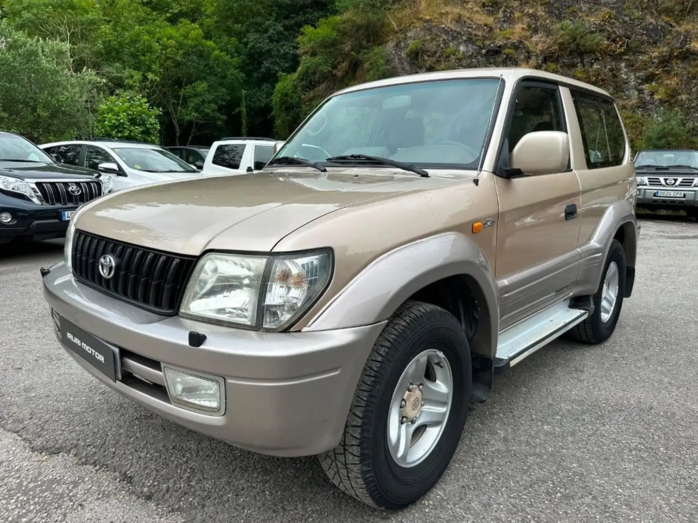 Toyota Land Cruiser 90 3.0 D4D 50 Aniversario Beige - 2
