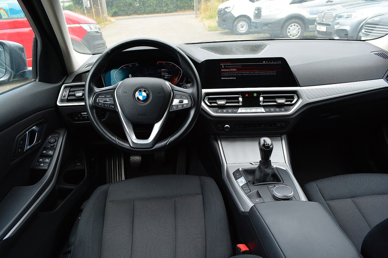 BMW 318 3 Touring 318 d Advantage — photo 15