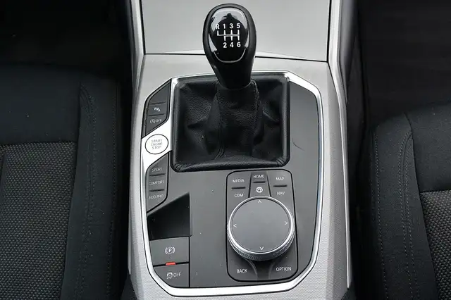 BMW 3 Series view 8