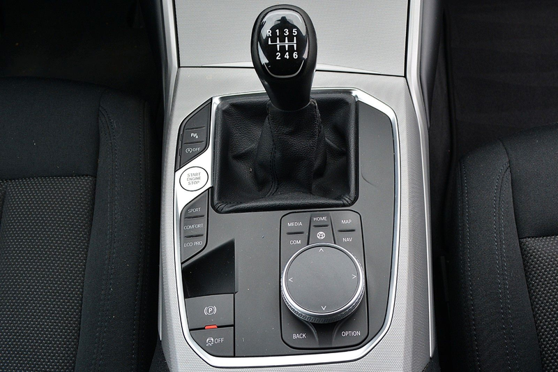 BMW 318 3 Touring 318 d Advantage — photo 8