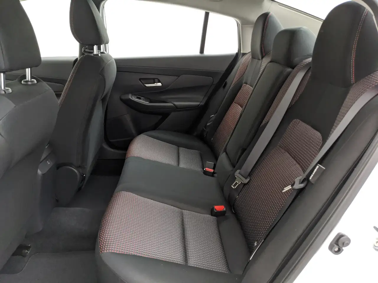 Nissan Sentra снимка Nissan Sentra