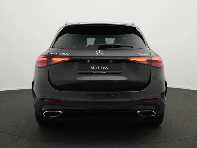Mercedes-Benz 300 view 4