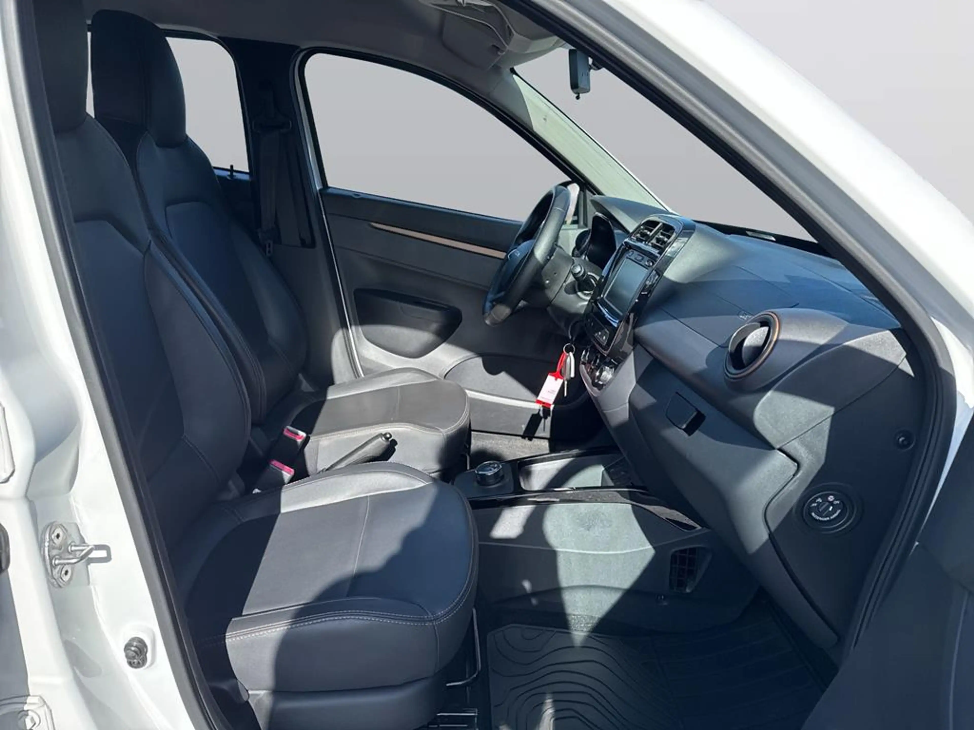 Dacia Spring Electric Extreme 65 — photo 13