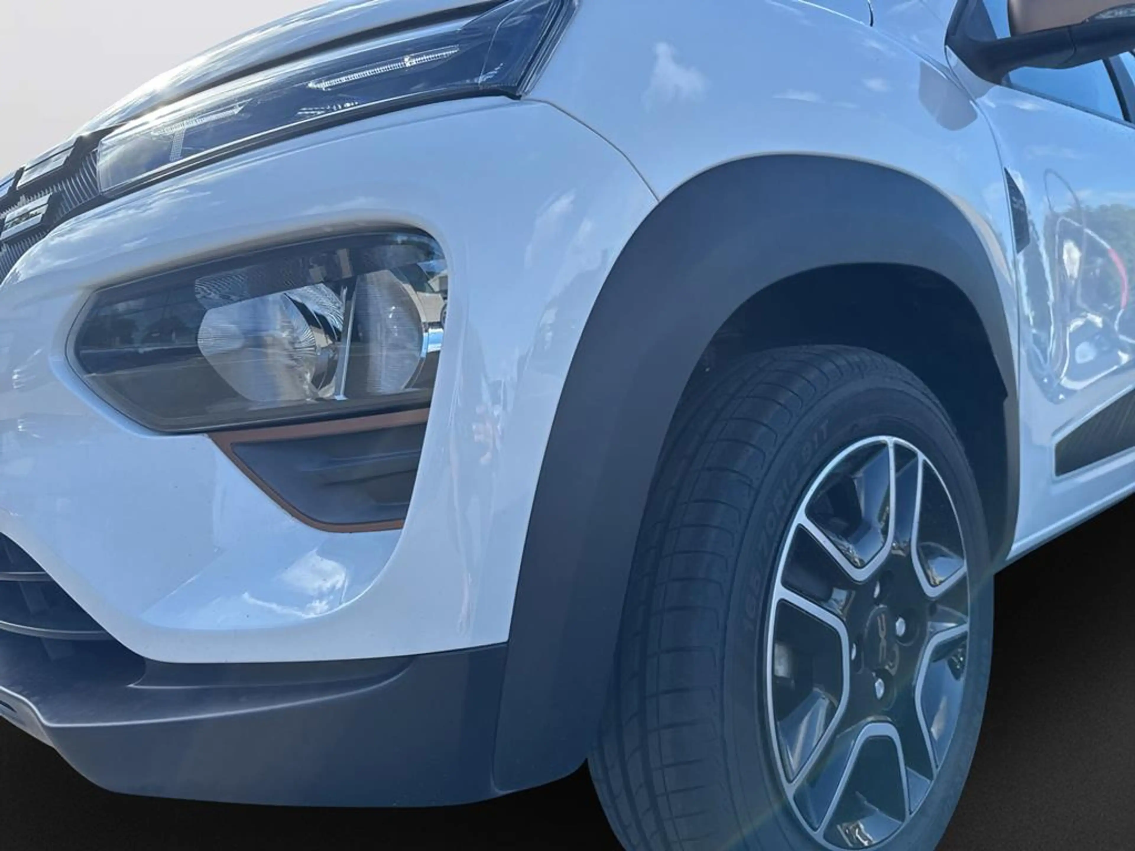 Dacia Spring Electric Extreme 65 — photo 11