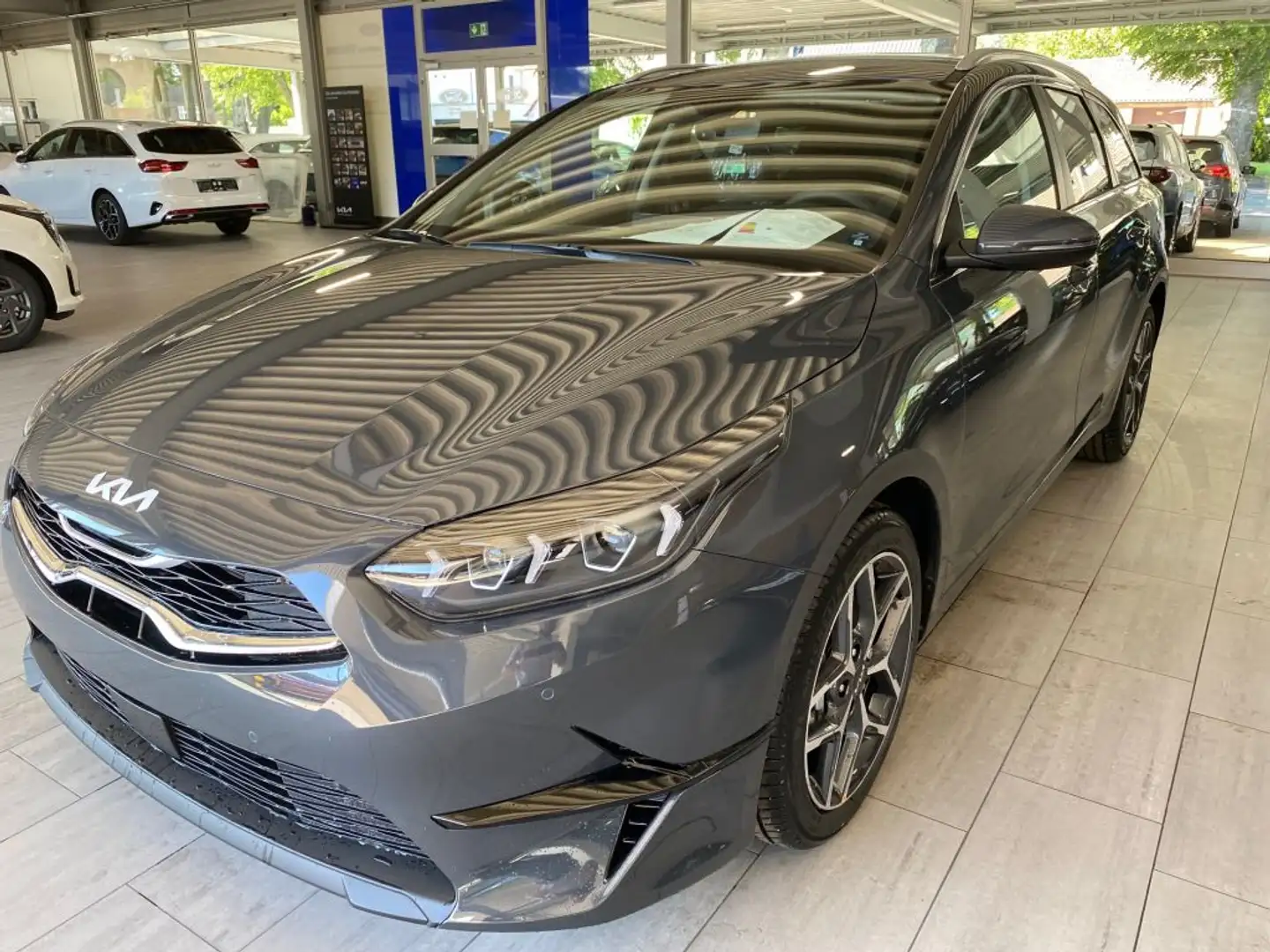 Kia Ceed SW / cee'd SW 1.5 T-GDI DCT7 (48V M-H) Ultimate Edition (CD) Grijs - 2