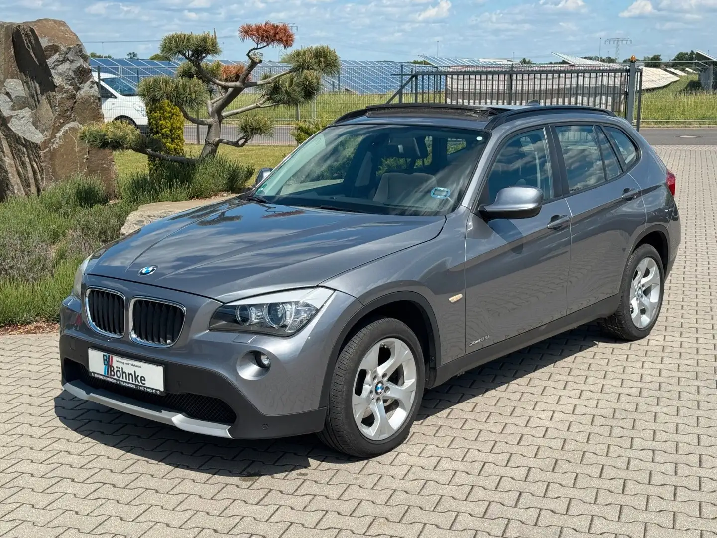 BMW X1 25 i xDrive XENON NAVI PANO SHZ MOTORSCHADEN Gris - 2
