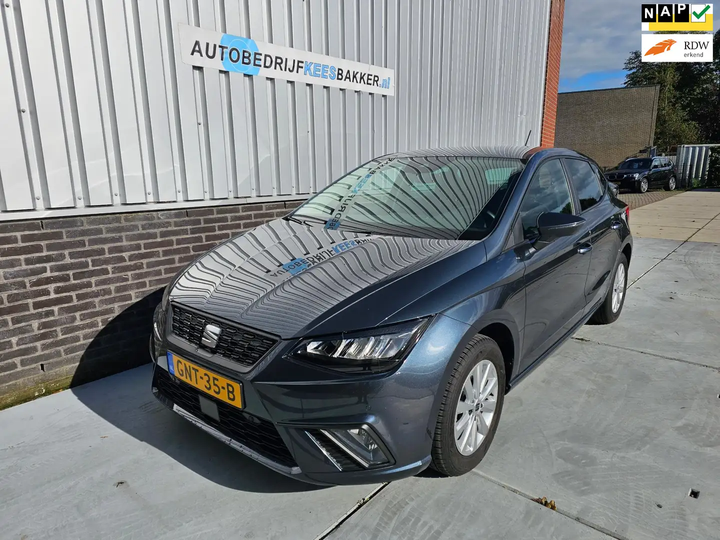 SEAT Ibiza 1.0 TSI Automaat, Carplay, Stoelverwarming! Grijs - 1