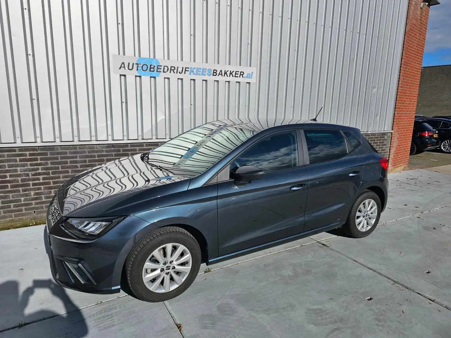 SEAT Ibiza 1.0 TSI Automaat, Carplay, Stoelverwarming! Grijs - 2