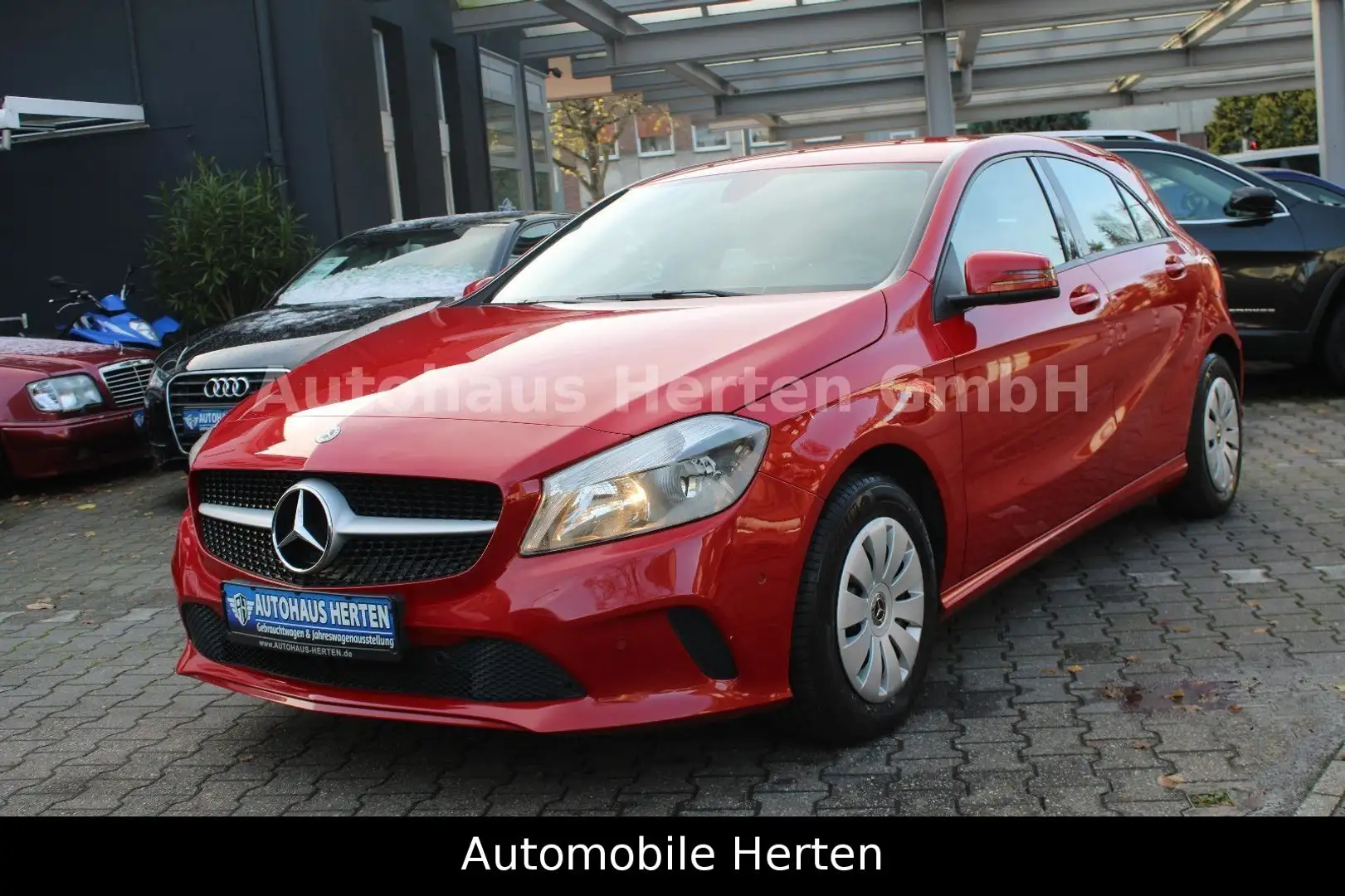 Mercedes-Benz A 180 d BlueEfficiency*NAVI*SITZH*2.HAND*MJ:2018* Rot - 1