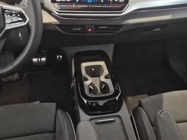 Volkswagen Id.5 view 12