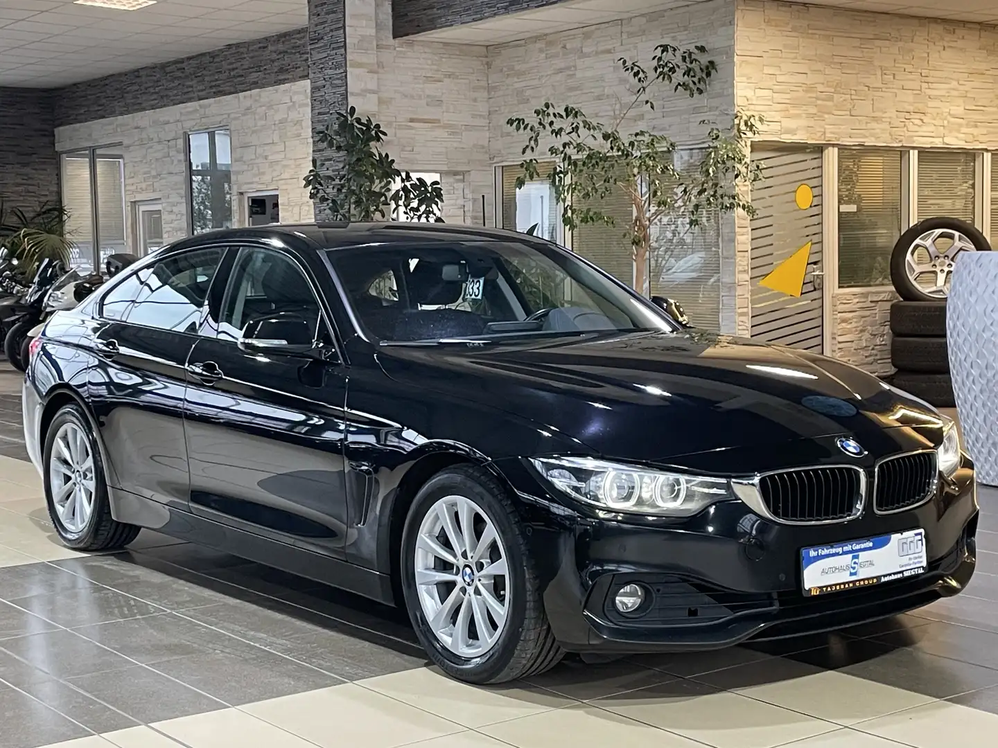 BMW 420 i Advantage Navi LED SHZ PDC Business Schwarz - 1