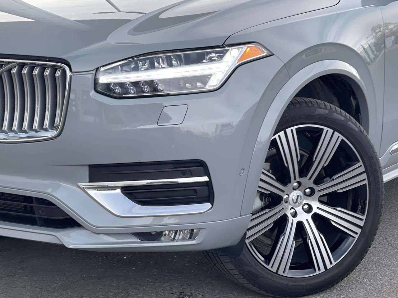 2025 Volvo XC90 B6 AWD Ultra Bright Theme, Adaptive Cruise One Own thumb 18