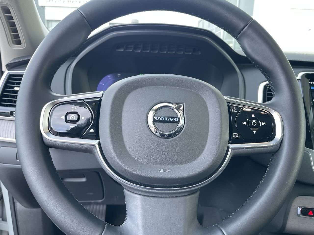 2025 Volvo XC90 B6 AWD Ultra Bright Theme, Adaptive Cruise One Own thumb 21