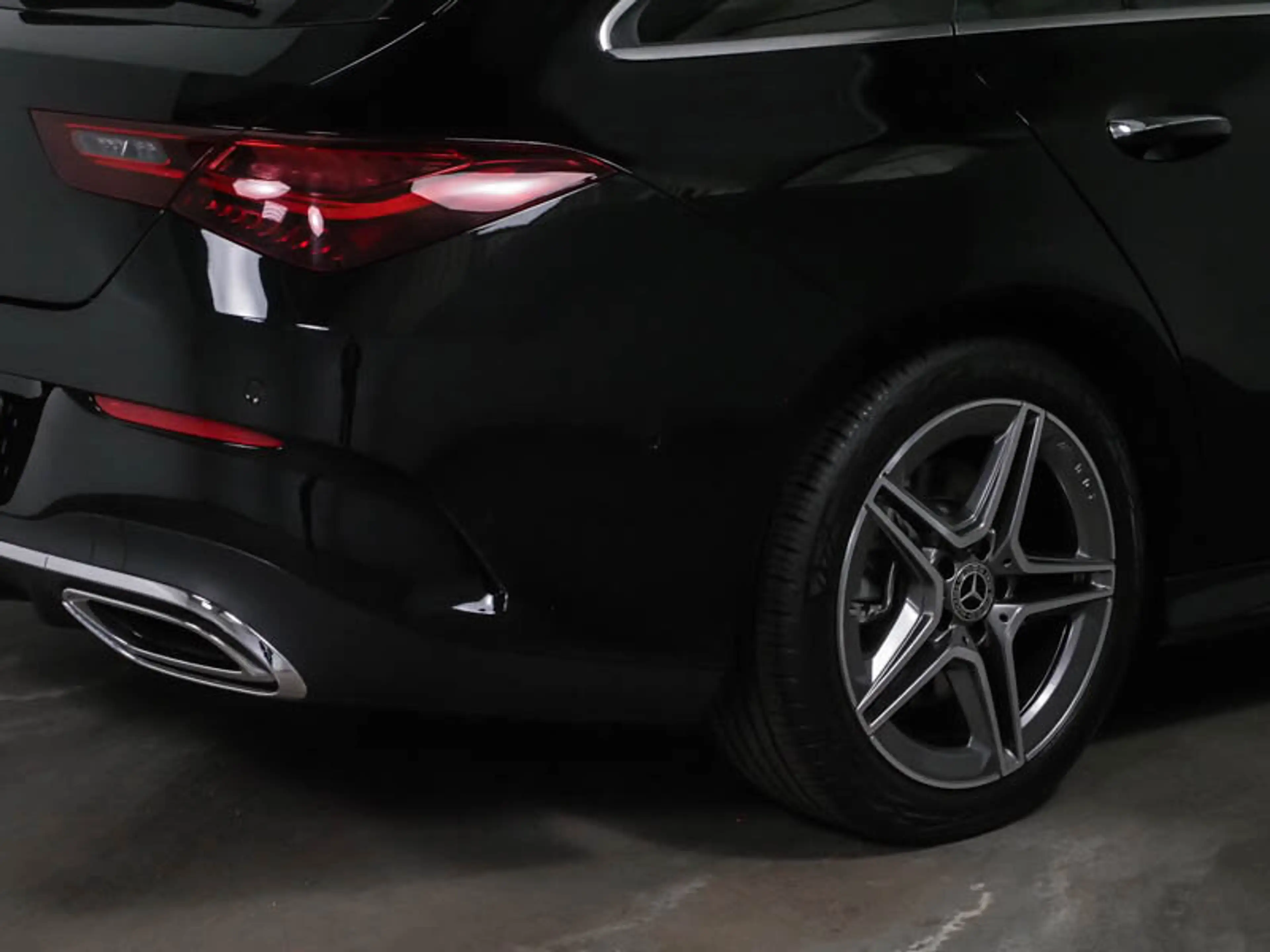 Mercedes-Benz CLA 250 CLA 250 4M SB AMG *HUD*360*PANO*DISTRO*MEMORY*KEYLESS* — photo 4