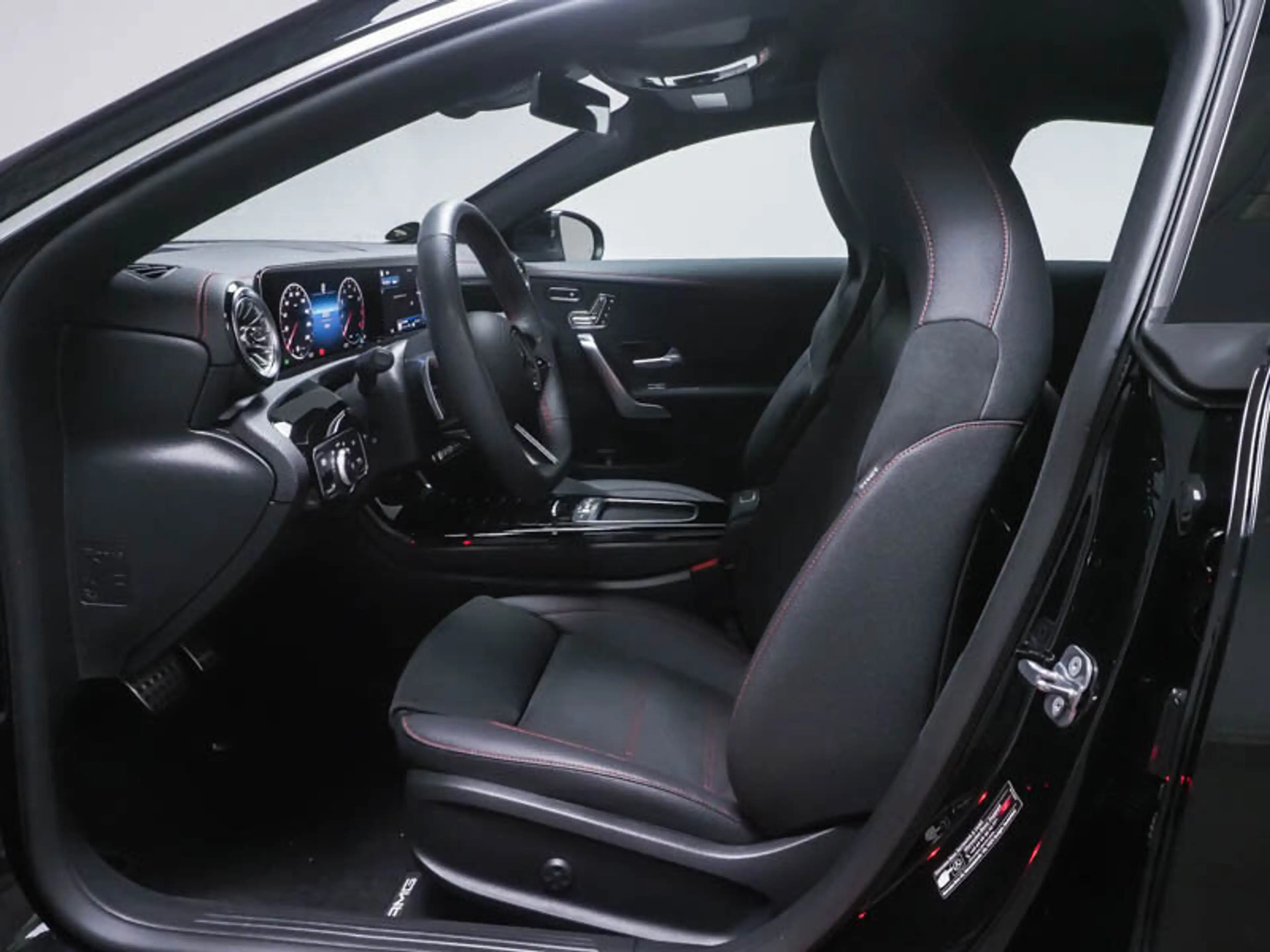 Mercedes-Benz CLA 250 CLA 250 4M SB AMG *HUD*360*PANO*DISTRO*MEMORY*KEYLESS* — photo 8
