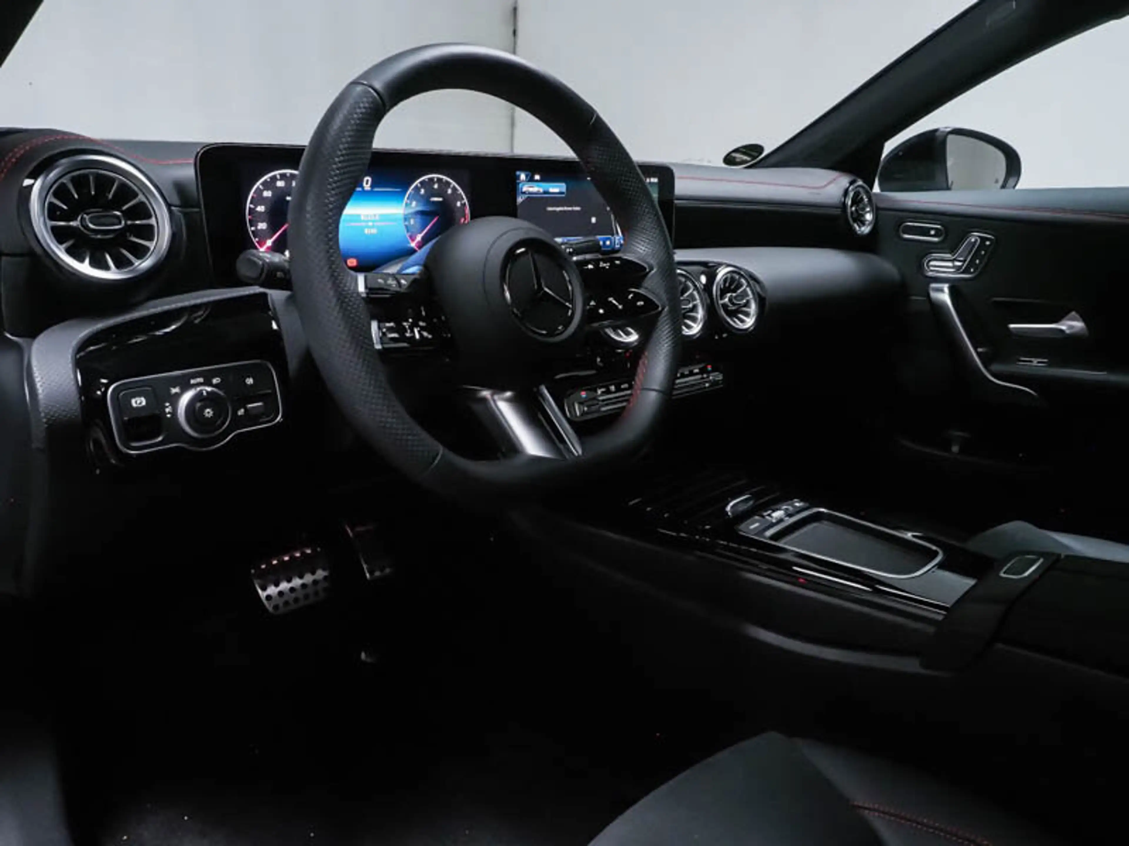 Mercedes-Benz CLA 250 CLA 250 4M SB AMG *HUD*360*PANO*DISTRO*MEMORY*KEYLESS* — photo 6