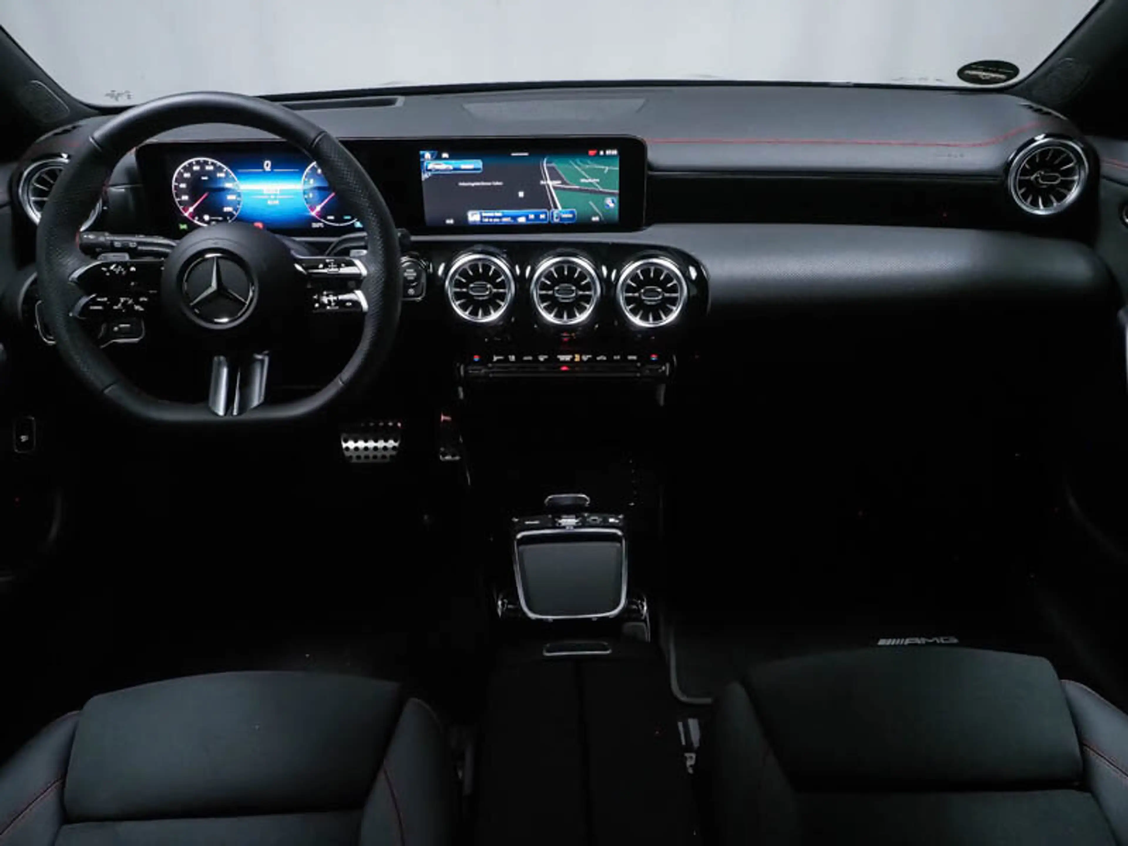 Mercedes-Benz CLA 250 CLA 250 4M SB AMG *HUD*360*PANO*DISTRO*MEMORY*KEYLESS* — photo 5