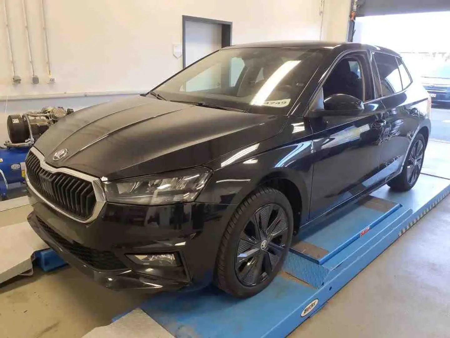 Skoda Fabia Style 1.0 TSI Navi AHK PDC Sitzh SmartLink ACC AHK Schwarz - 2