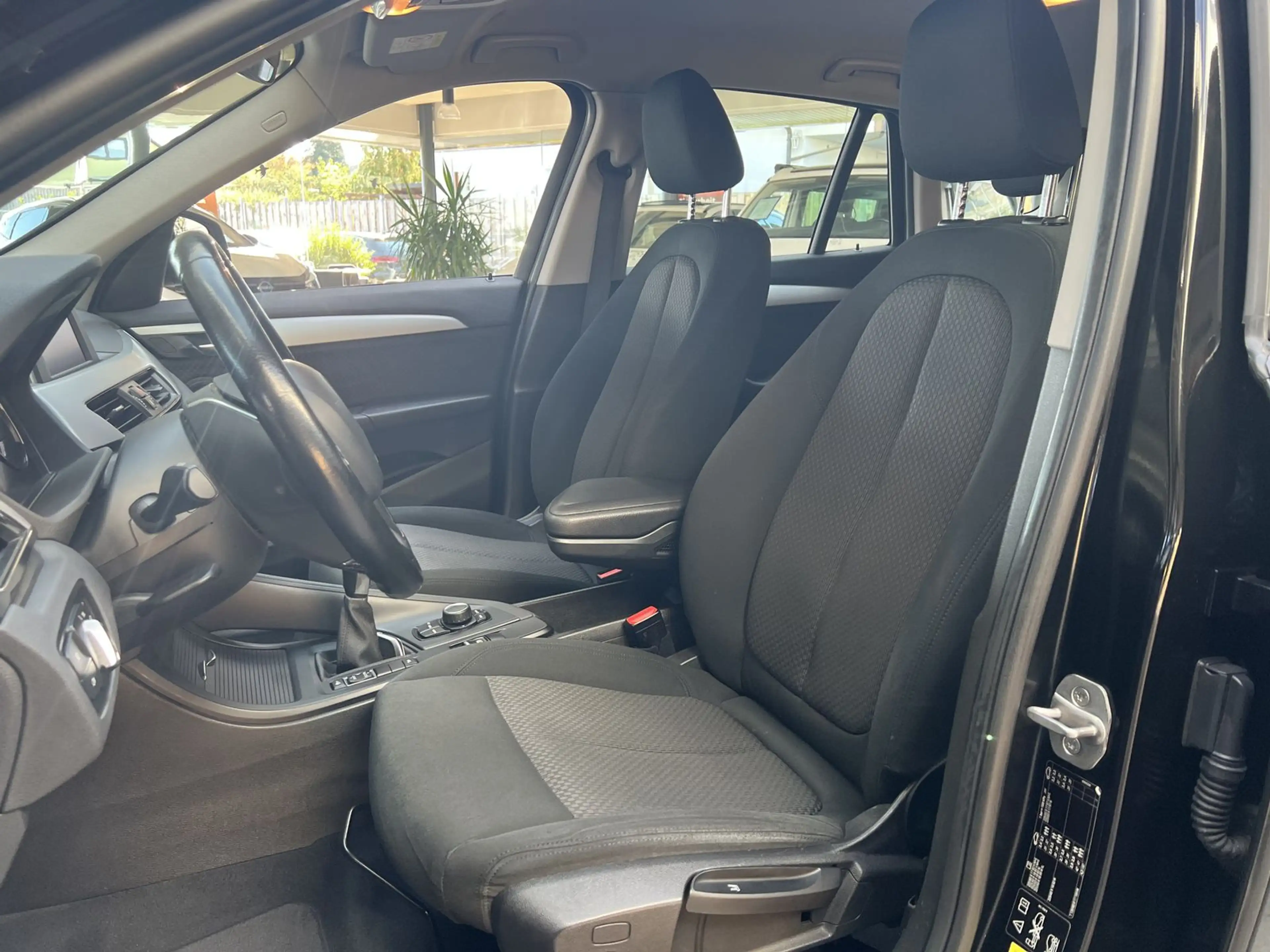BMW X1 xDrive 18d AHK PDC SHZ Klima Tempomat — photo 2