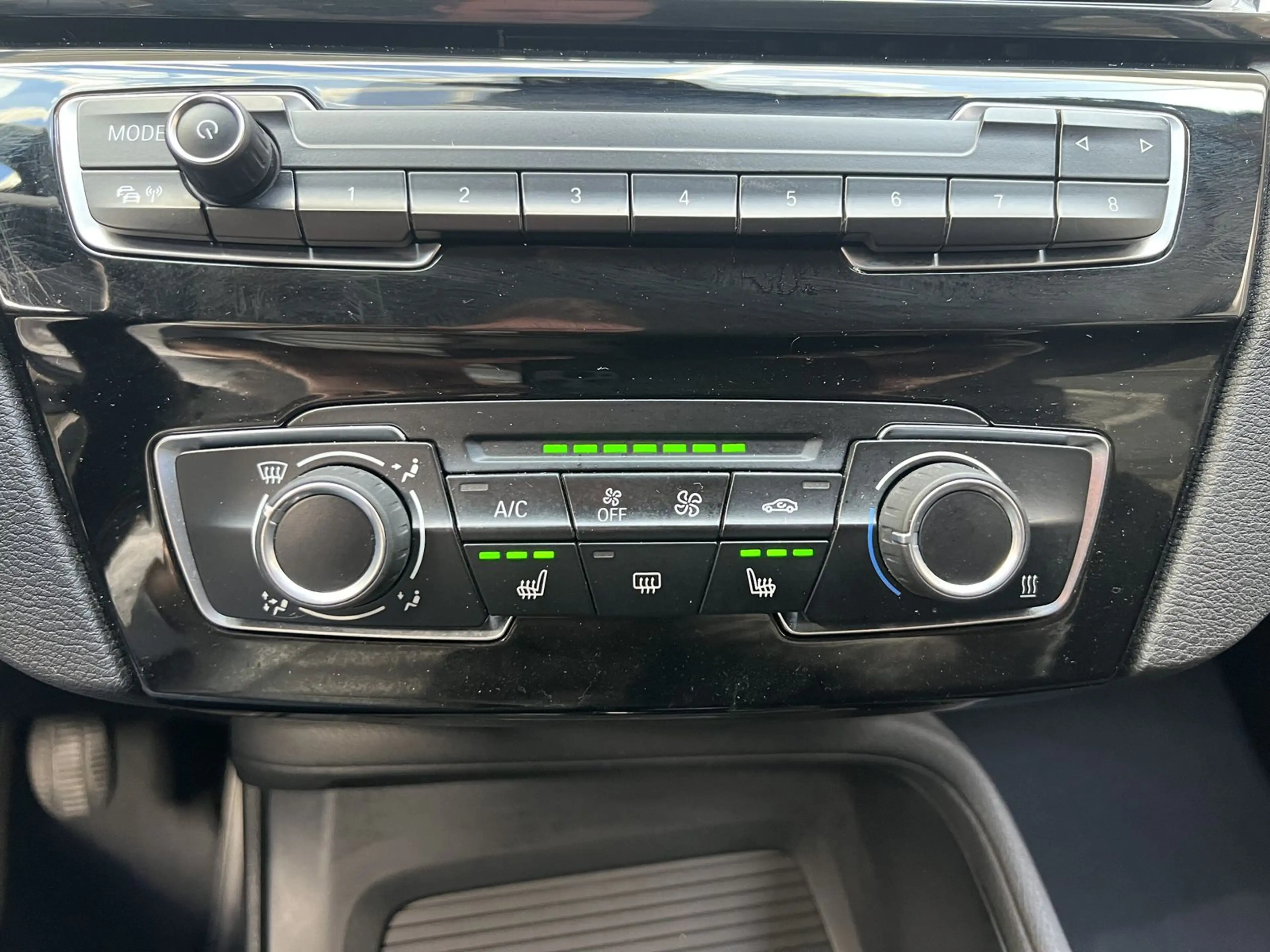 BMW X1 xDrive 18d AHK PDC SHZ Klima Tempomat — photo 3