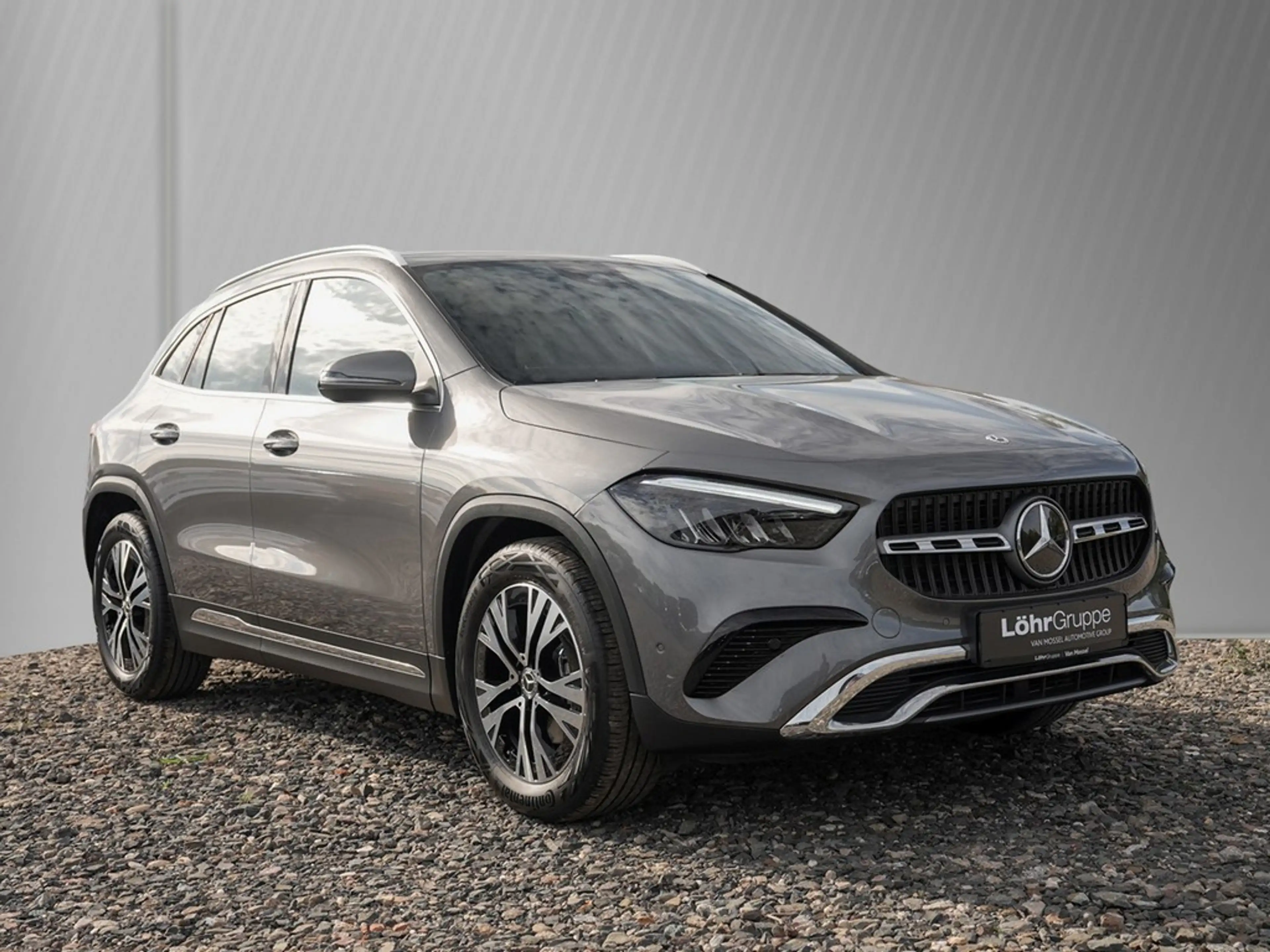 Mercedes-Benz GLA 200 Desingpaket Advanced *LED*AHK*Navi*Kamera*Kessy... — photo 3