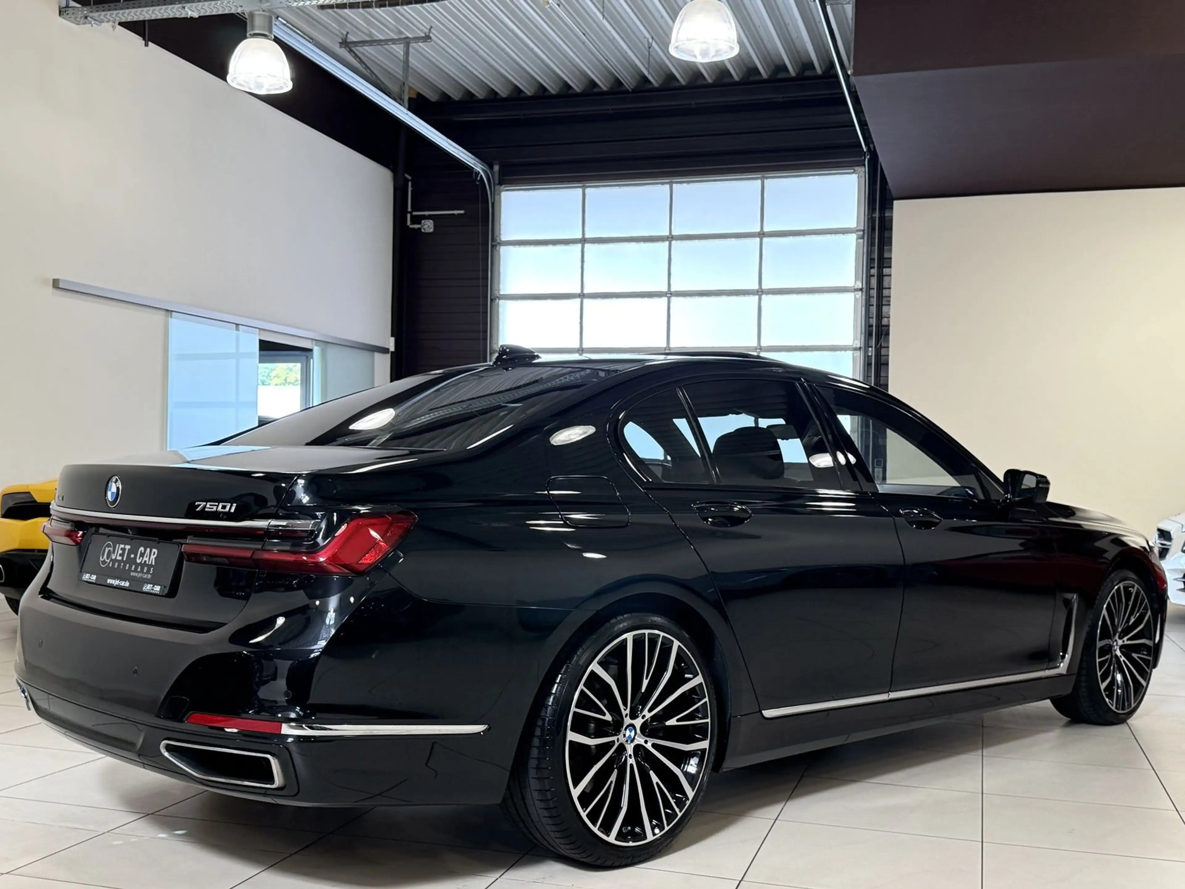 BMW 750 i xDrive *Exclusiv-Innovation-HUD-SD-H&K-TV — photo 8