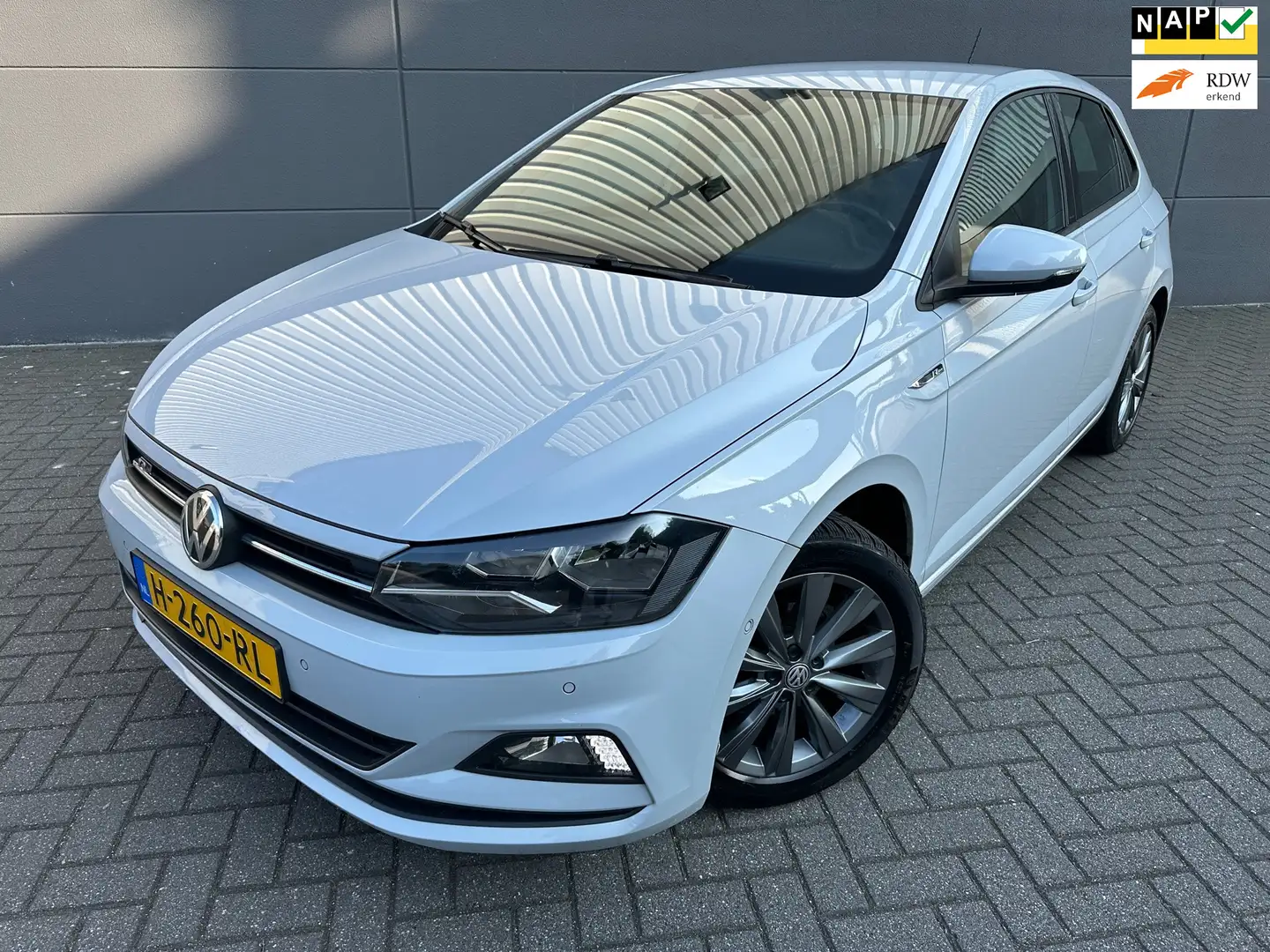 Volkswagen Polo 1.0 TSI R-LINE Business*CRUISE*APK*NAP*NAVI*CARPLY Wit - 1