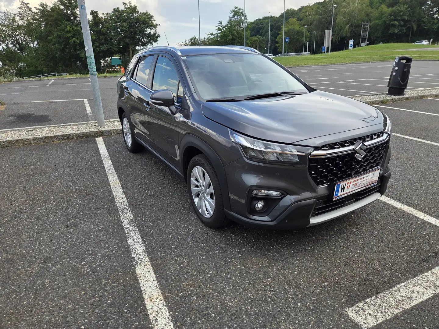 Suzuki SX4 S-Cross 1,4 DITC Hybrid Shine Grau - 2