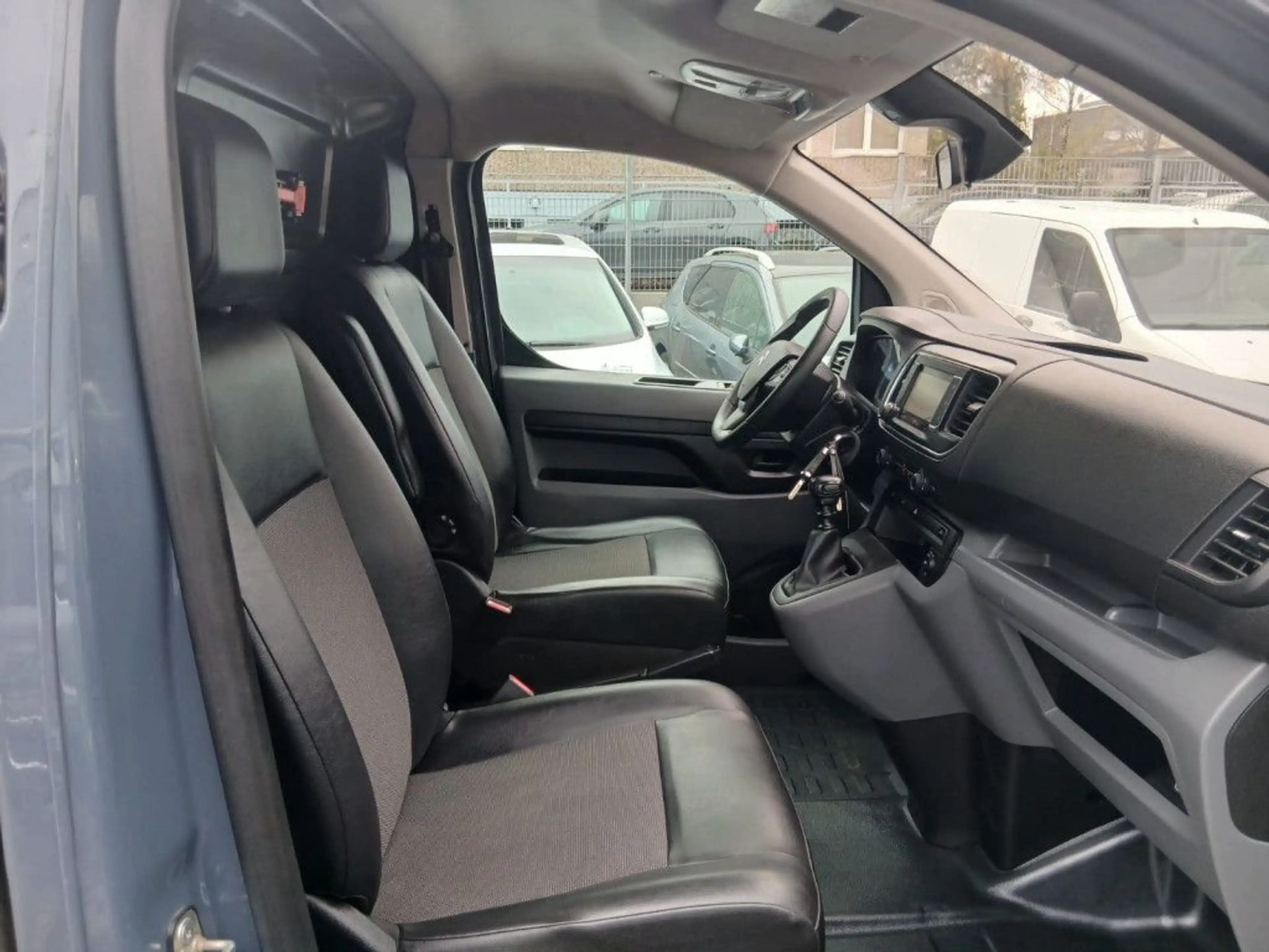 Citroen Jumpy L3 Kasten Club XXL BlueHDi NAVi*Tempomat — photo 3