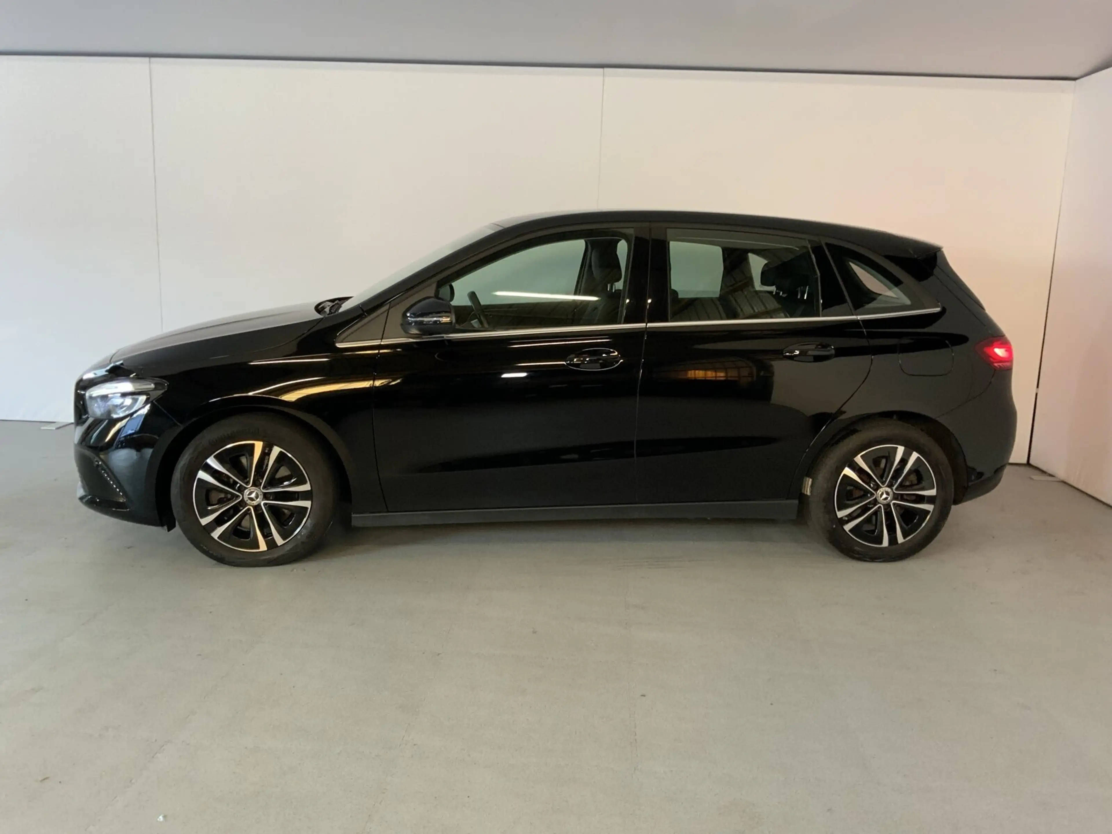 Mercedes-Benz B 250 B 250 e AHK Rückfahrkamera Apple CarPlay — photo 3