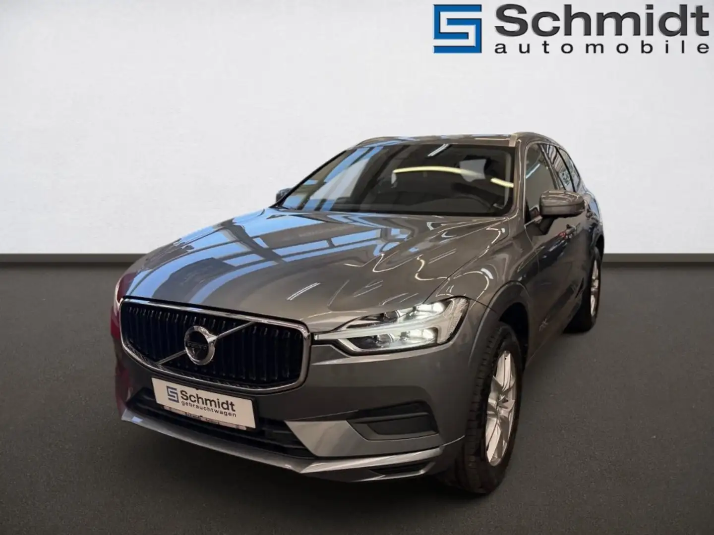Volvo XC60 B4 Momentum Pro AWD Grau - 1