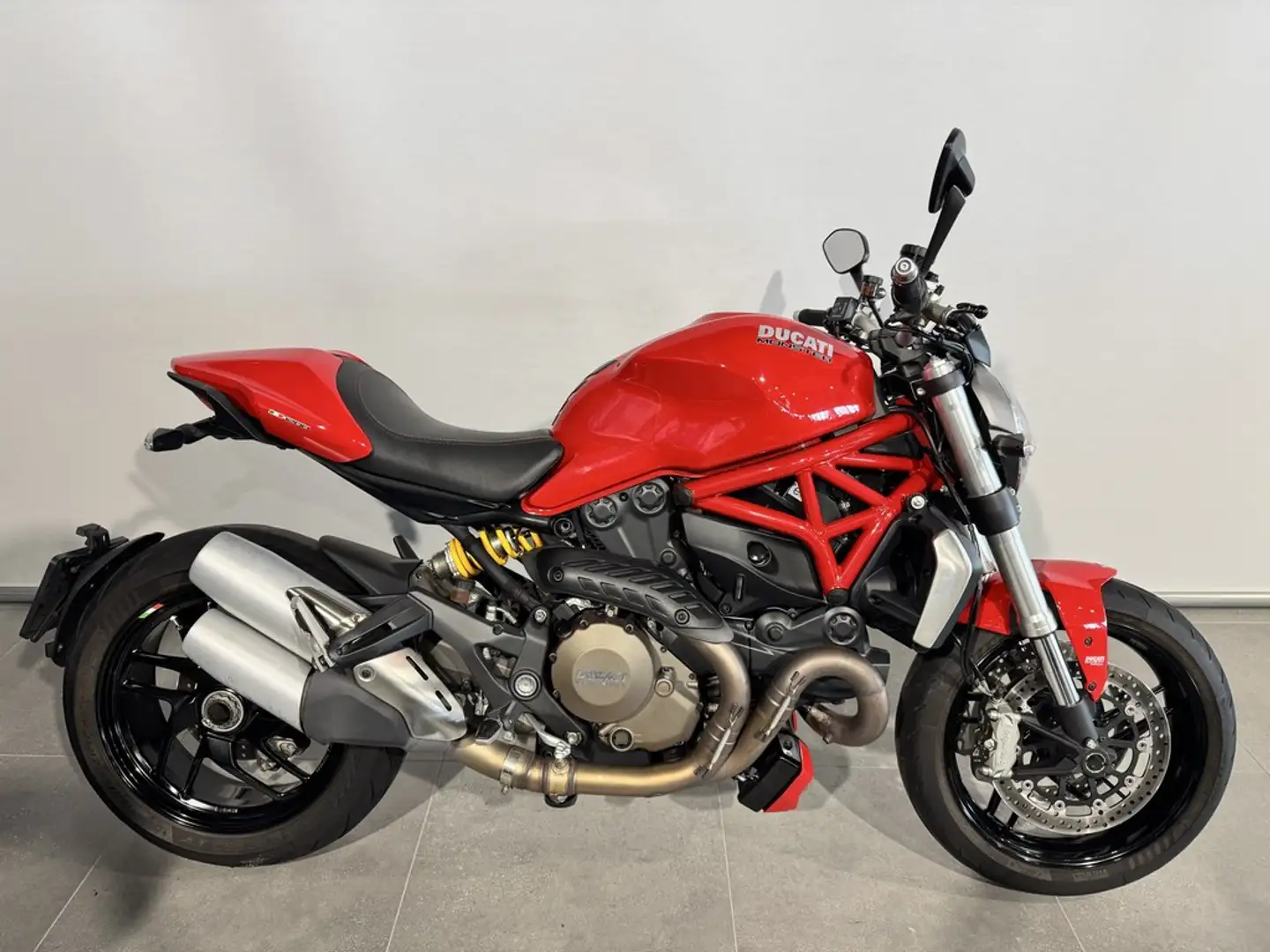 Ducati Monster 1200 Roşu - 1