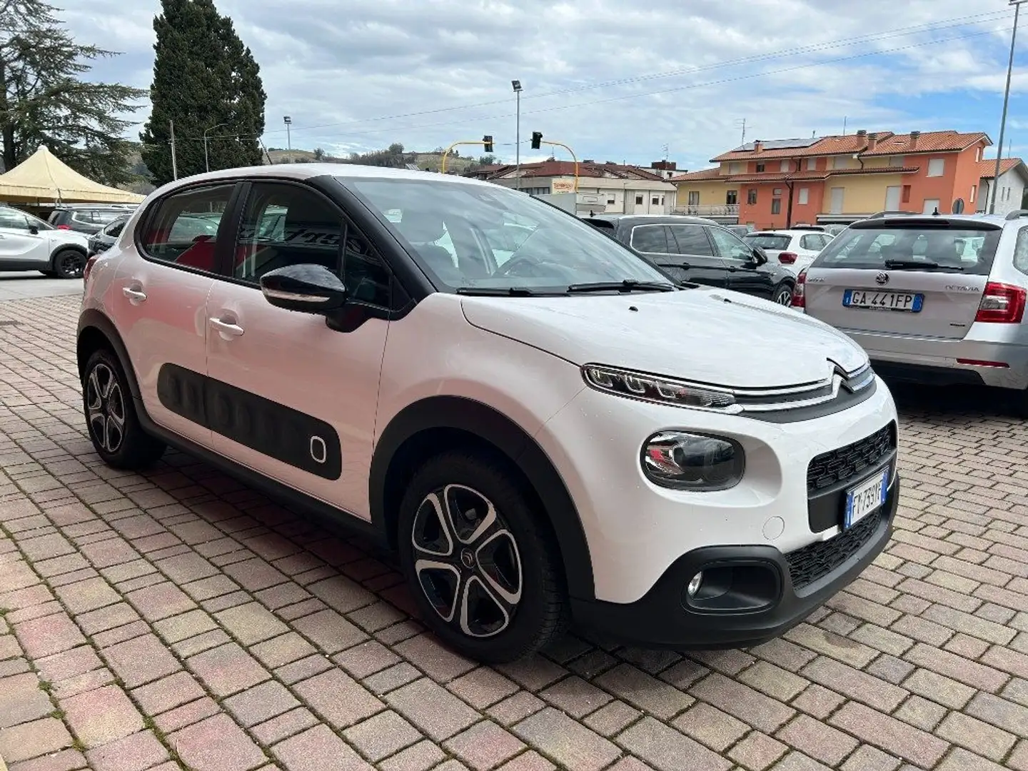 Citroen C3 BlueHDi 100 S&S Shine Bianco - 2