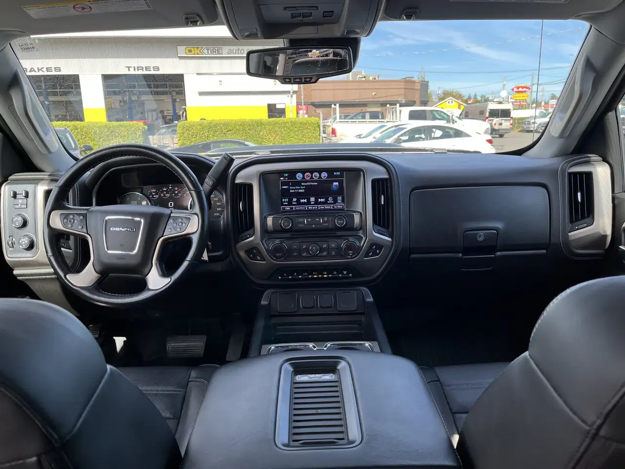 GMC Sierra 3500HD photo GMC Sierra 3500HD