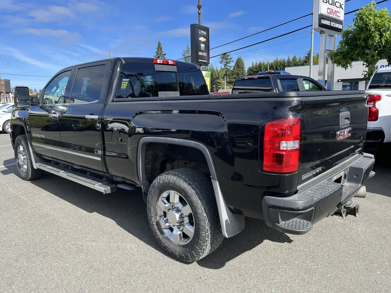 GMC Sierra 3500HD photo GMC Sierra 3500HD