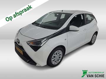 1.0 VVT-i x-play 1e-Eig. & Dealer-Onderh. BOVAG-Ga
